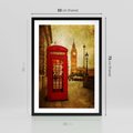 Plakat w ramie 50x70 - Ikoniczna budka telefoniczna w Londynie - sepia, budka - rama czarna