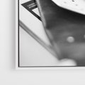 Obraz w ramie 80x120 - Makaroniki w Szarości - czarno biała fotografia, plakat - rama biała