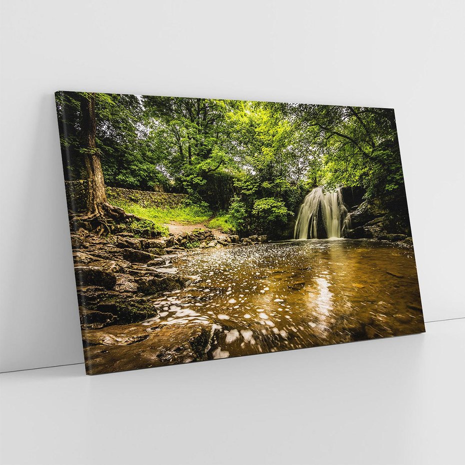 Obraz na płótnie 120x80 - Magia wodospadu w lesie - wodospad, las