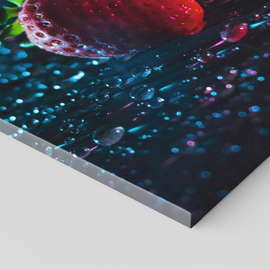 Obraz na płótnie 60x60 - Truskawka - Kropelkowa Świeżość - truskawka, krople