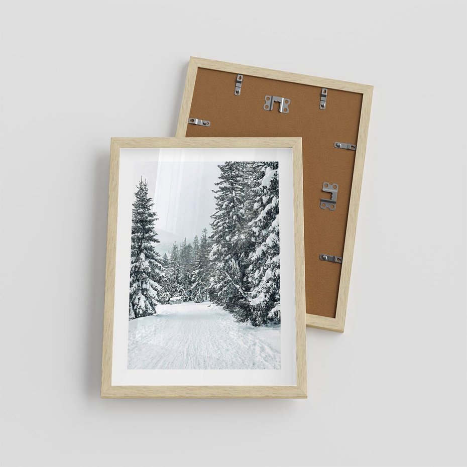 Plakat w ramie 30x40 - Magia Zimy na Obrazie - las, zima - rama drewno