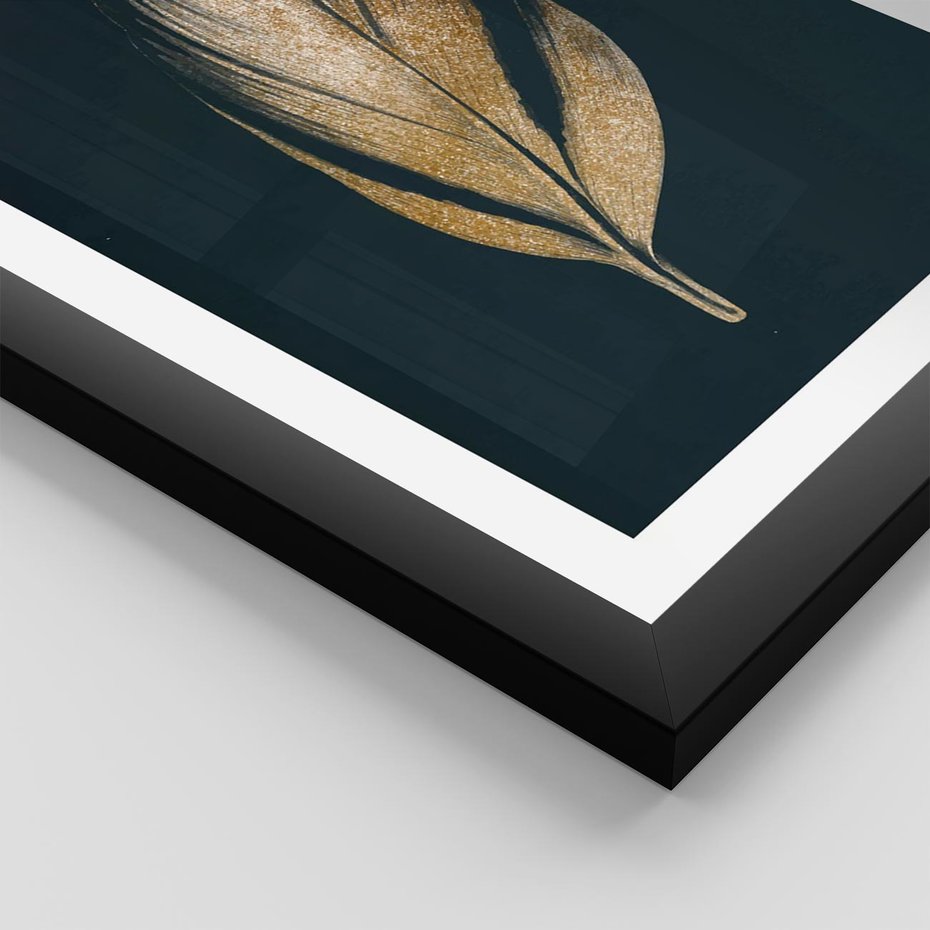 Plakat w ramie 40x50 - Mroczne Złoto - nowoczesna grafika, złoty liść na czarnym tle - rama czarna