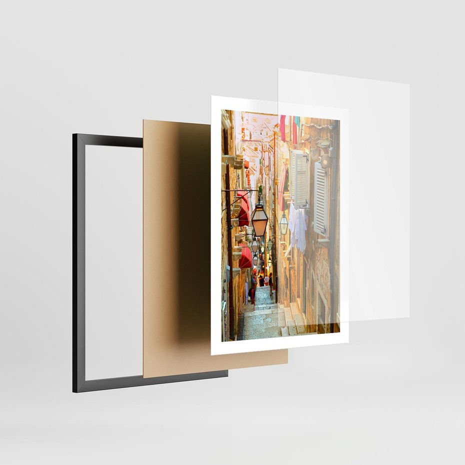 Plakat w ramie 50x70 - Odkryj tajemnice miasta - uliczka, perspektywa - rama czarna