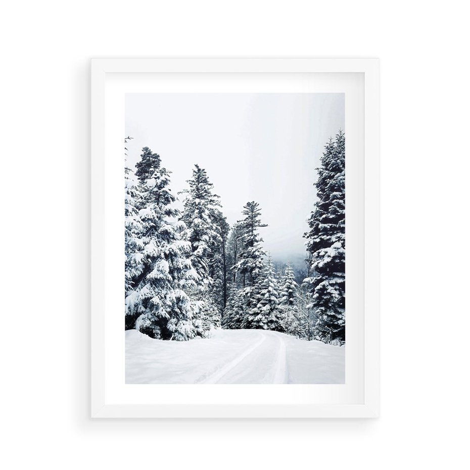 Plakat w ramie 40x50 - Zimowy Las Pod Kołdrą - las, zima - rama biała