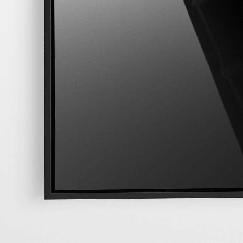 Obraz w ramie 70x100 - Mglista Perspektywa - czarno biała fotografia, drewniany pomost na jeziorze - rama czarna