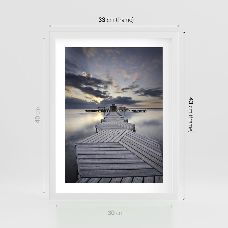 Plakat w ramie 30x40 - Spokój nad Jeziorem - pomost, jezioro - rama biała