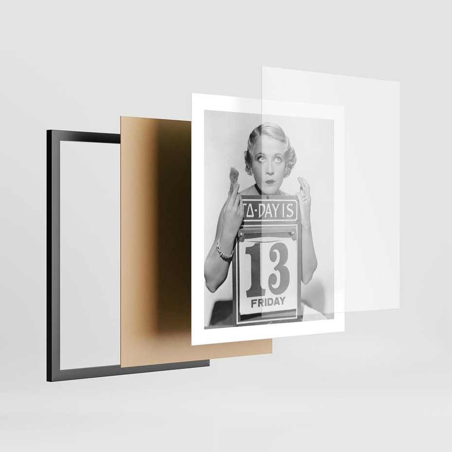 Plakat w ramie 40x50 - Czy to Pech - retro zdjęcie, czarno białe - rama czarna