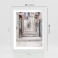 Plakat w ramie 40x50 - Urokliwa uliczka w perspektywie - uliczka, perspektywa - rama biała
