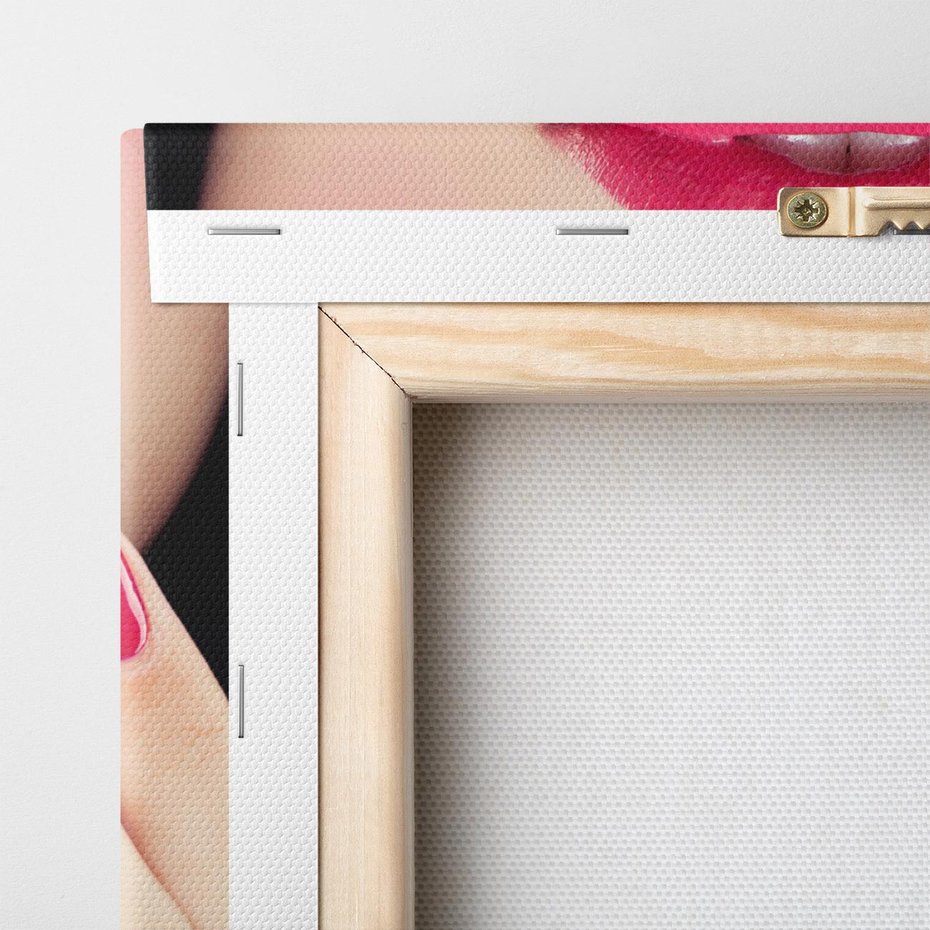 Obraz na płótnie 50x50 - Wyrażenie Piękna - paznokcie, usta