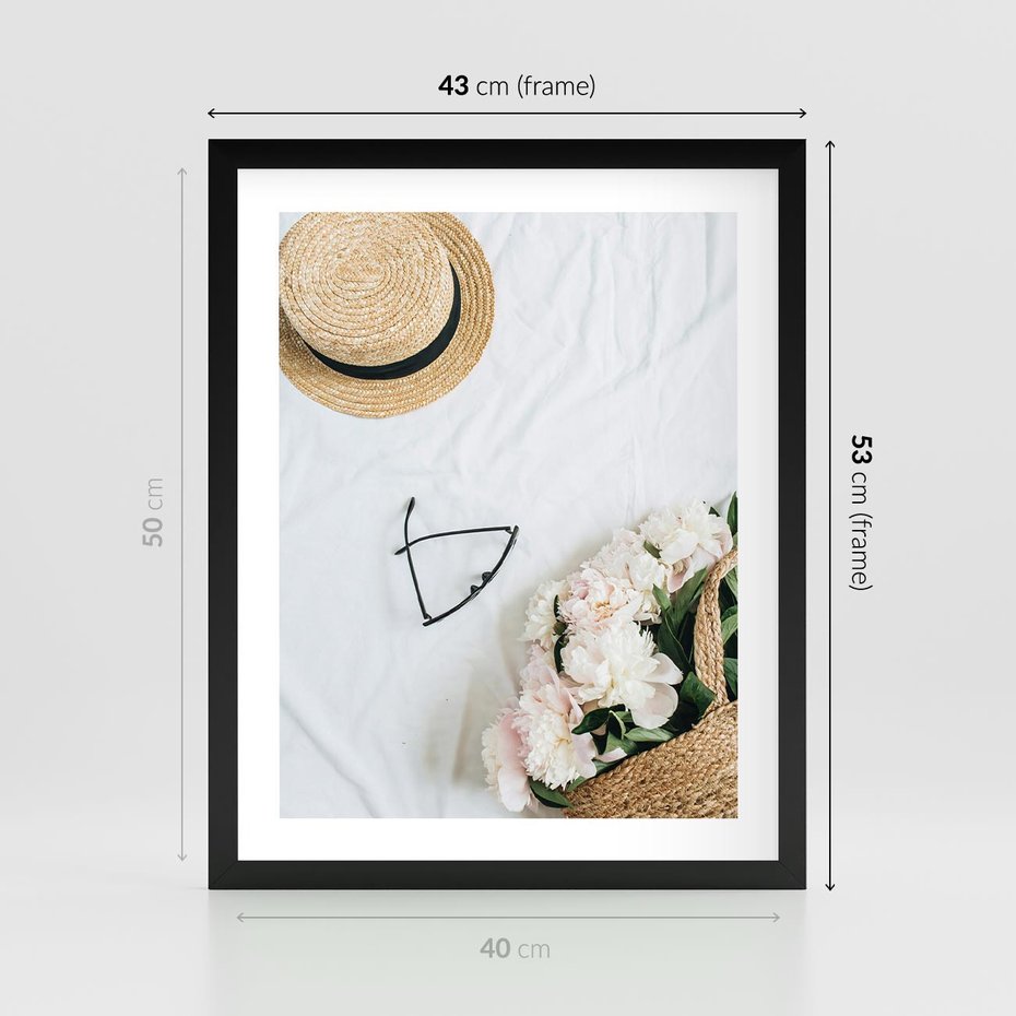 Plakat w ramie 40x50 - Urok Kobiecej Fotografii - kompozycja kobieca, fotografia - rama czarna