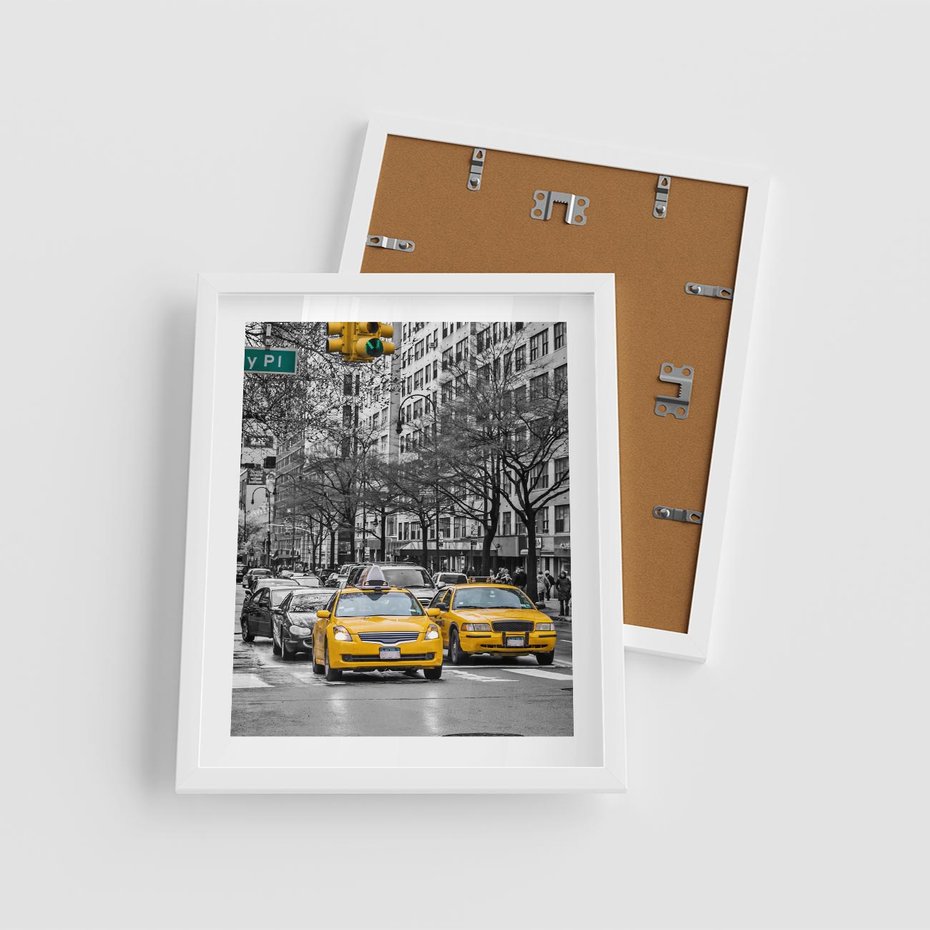 Plakat w ramie 40x50 - Taksówki w Nowym Jorku - taksówki, Nowy Jork - rama biała