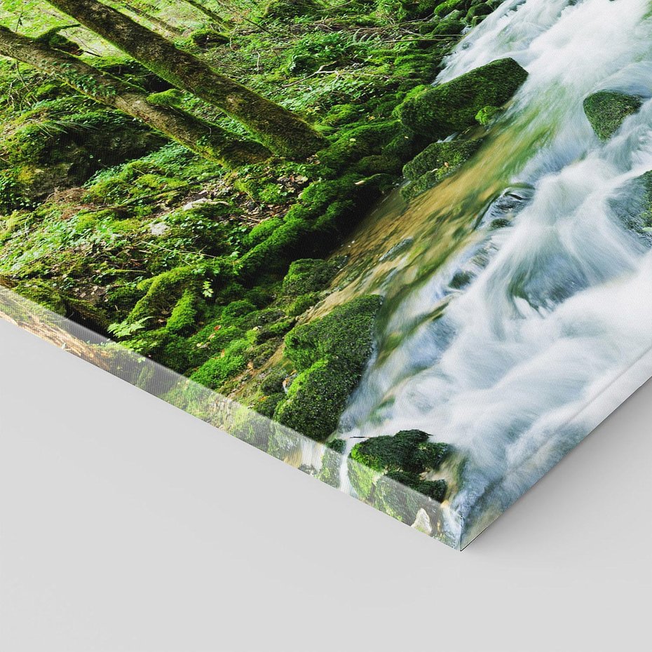 Obraz na płótnie 120x80 - Spokój Wodospadu: Las i Drzewa - wodospad, las