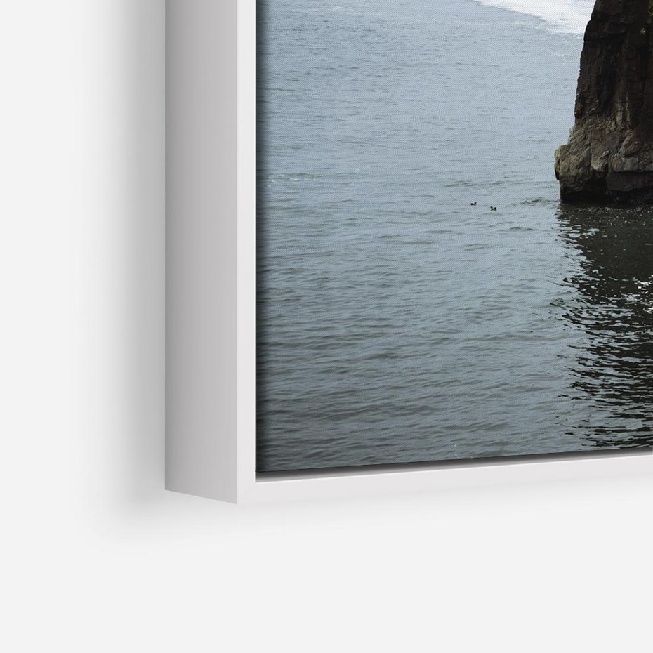 Obraz w ramie 80x80 - Mistyczna Aura - morze, mgła - rama biała