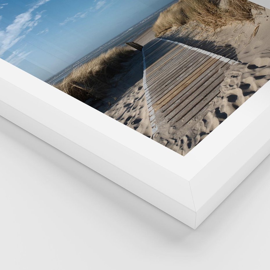 Plakat w ramie 40x50 - Boho na Plaży - plaża, pomost - rama biała