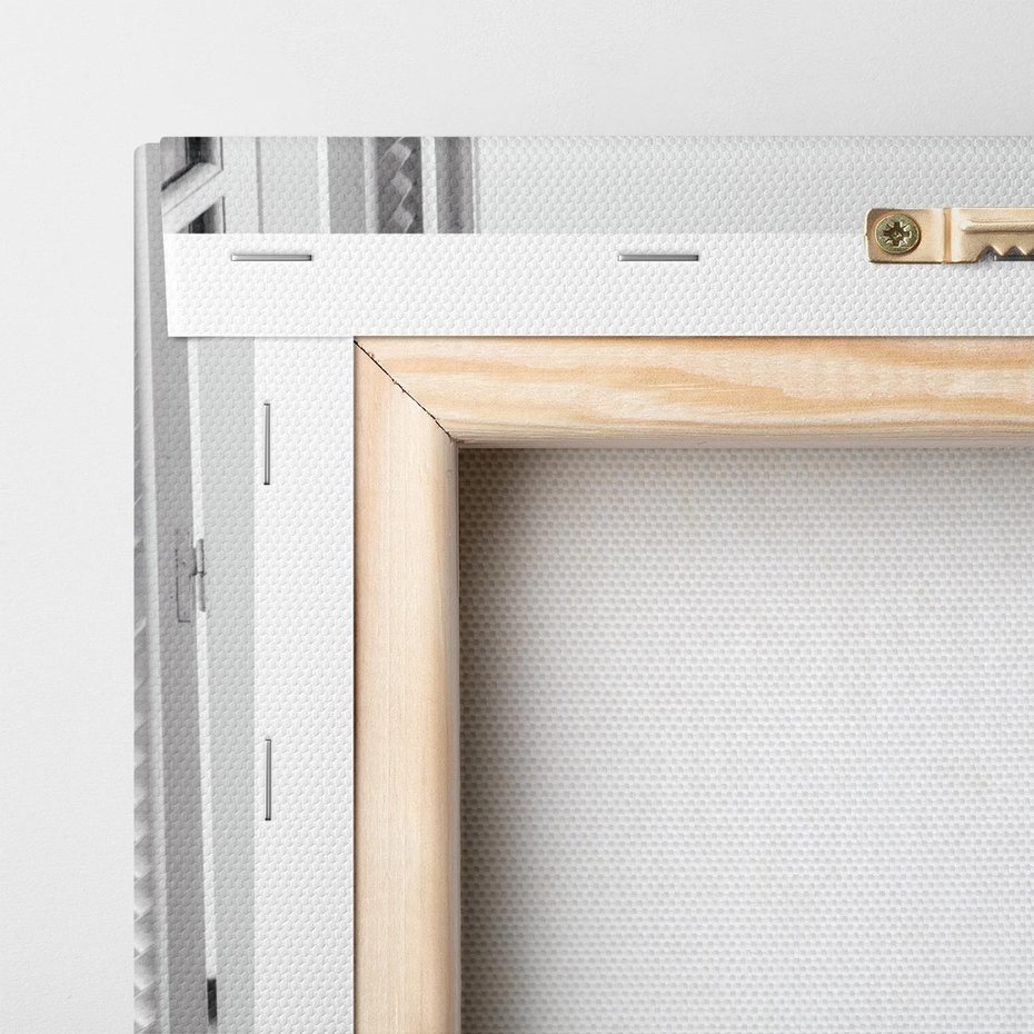 Obraz na płótnie 40x40 - Poranki w Paryżu - czarno białe zdjęcie, kobieta w prześcieradle na balkonie