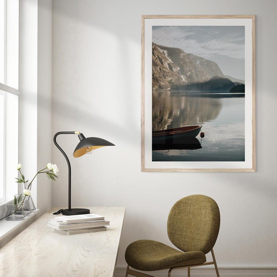 Plakat w ramie 50x70 - Refleksje Natury - morze, łódka - rama drewno