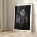 Plakat w ramie 30x40 - Czarna pantera: majestat i siła - czarna, pantera - rama drewno