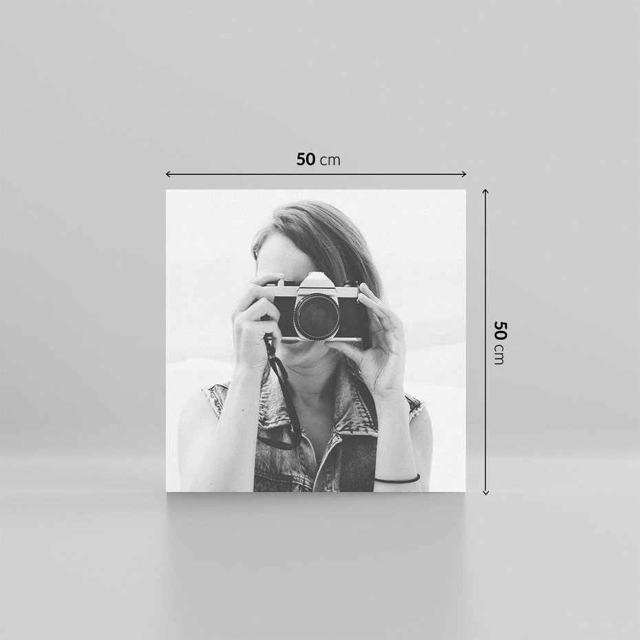 Obraz na płótnie 50x50 - Zrób mi Zdjęcie - fotografia, kobieta z aparatem