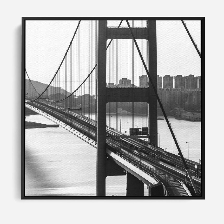 Obraz w ramie 50x50 - Ikona Miasta - most Nowy Jork, czarno biała fotografia - rama czarna