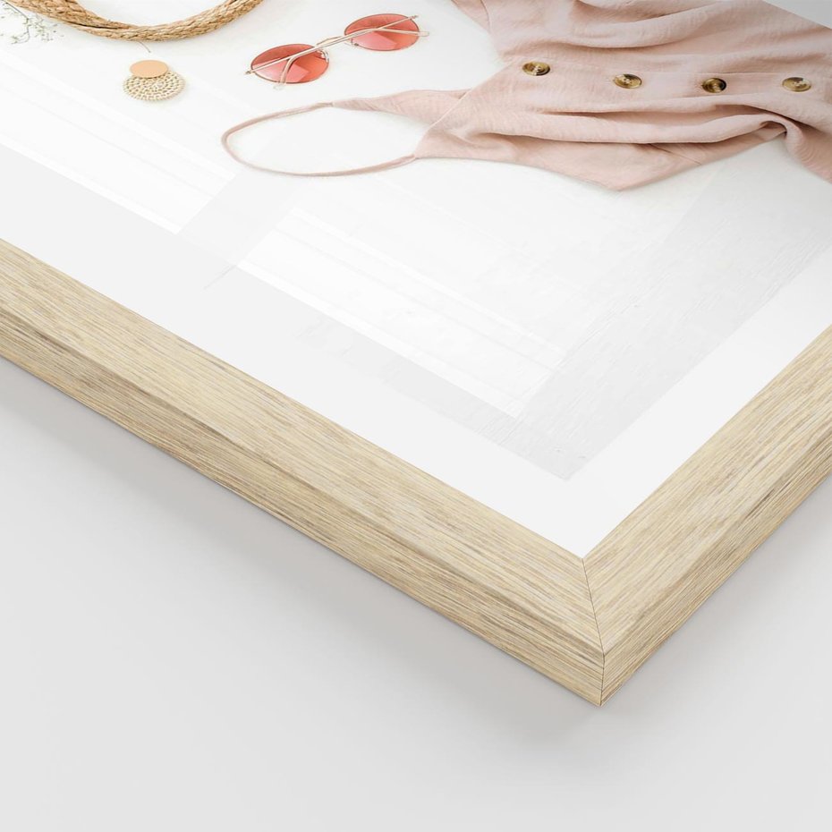 Plakat w ramie 30x40 - Moda na Plażę - kompozycja fashion, sukienka - rama drewno