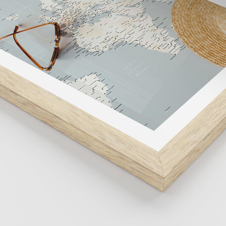 Plakat w ramie 40x50 - Świat w Kadrze - mapa, aparat - rama drewno