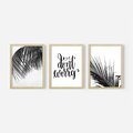 Zestaw obrazy w ramie 30x40 galeria - Palmy, liście, cytat, napis - rama drewno