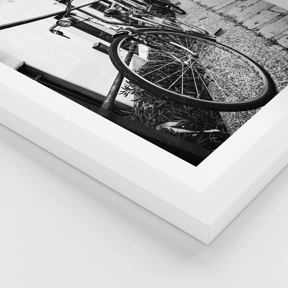 Plakat w ramie 40x50 - Rower w Kontraście - rower, czarno - rama biała