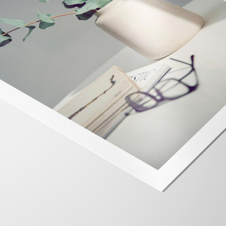 Plakat bez ramy 40x50 - Eukaliptusowa Cisza - kompozycja, liście eukaliptusa w wazonie