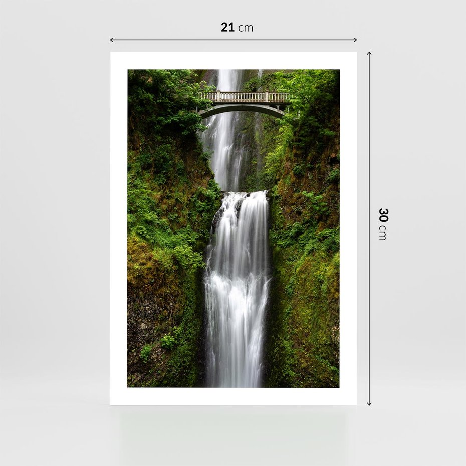 Plakat bez ramy 21x30 - Siła i Urok Natury - wodospad, las