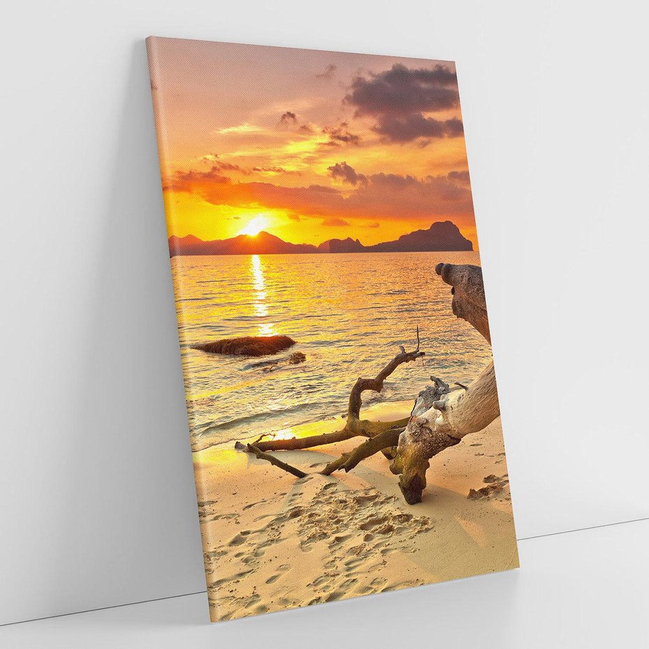 Obraz na płótnie 80x120 - Magia zachodu słońca nad morzem - plaża, morze