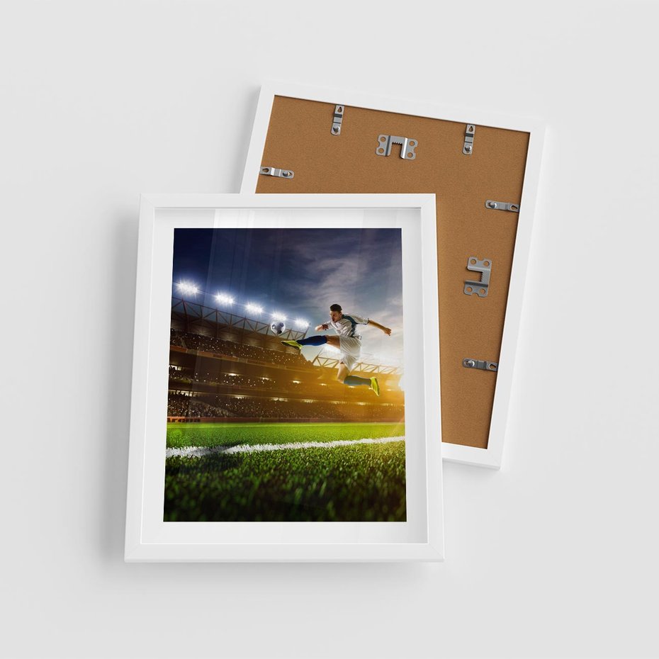 Plakat w ramie 40x50 - Gol! Magia piłki nożnej - gol, piłka - rama biała