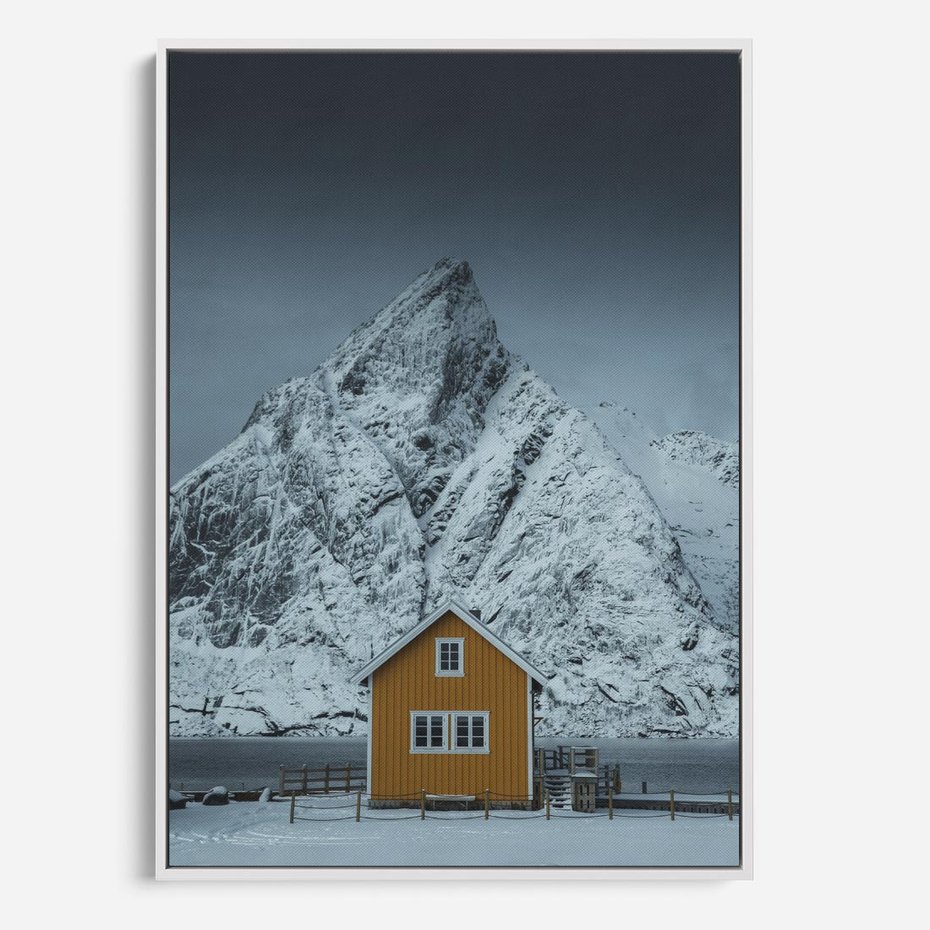 Obraz w ramie 80x120 - Urok Norweskich Domków - Skandynawia, Norwegia - rama biała