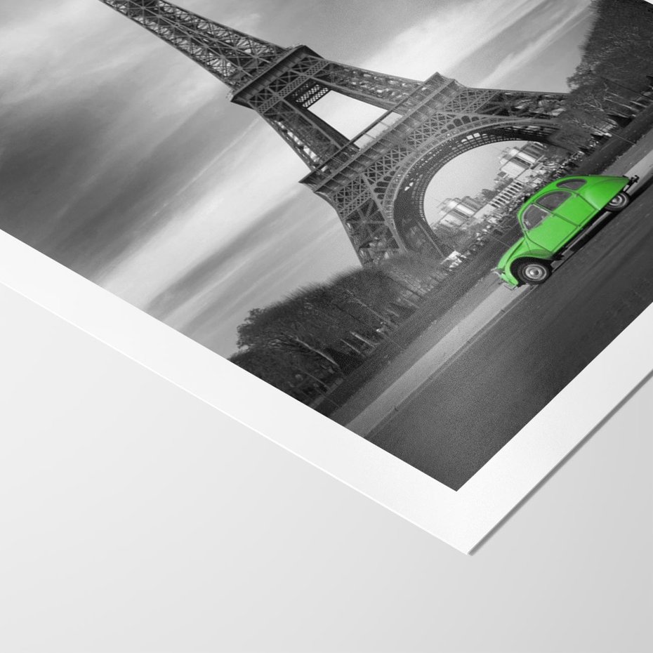 Plakat bez ramy 21x30 - Paryskie Romantyczne Spotkanie - Eiffla, samochód