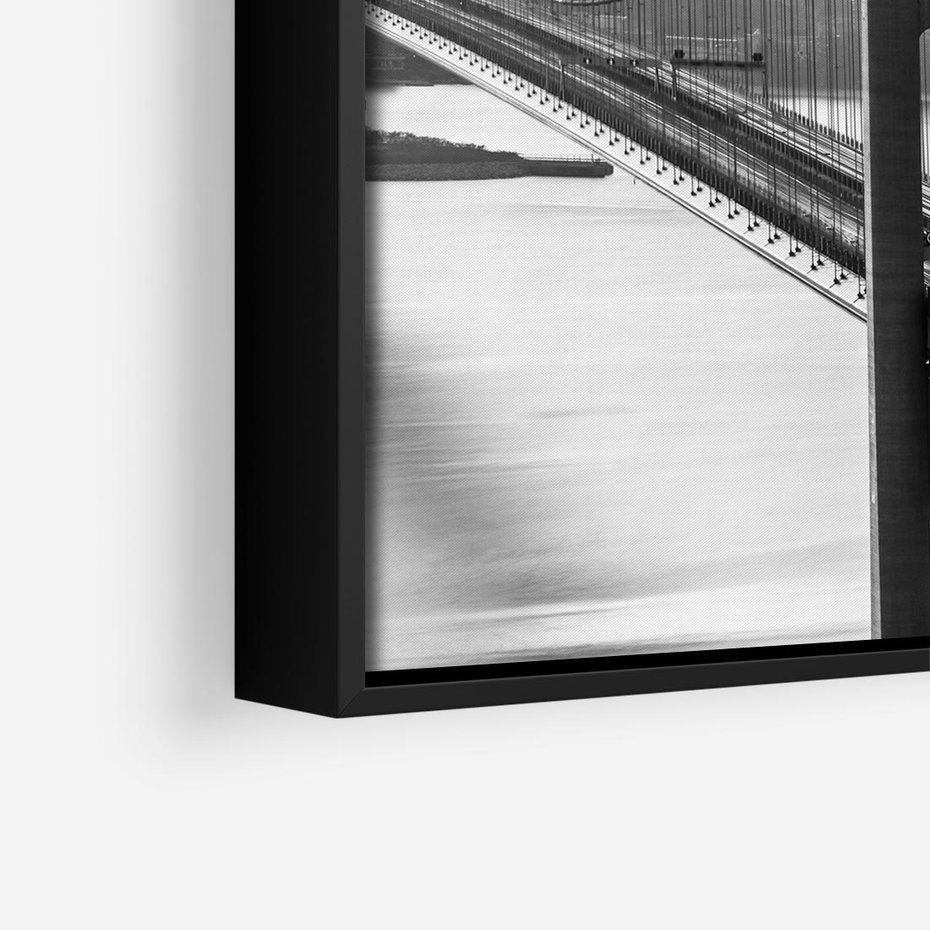 Obraz w ramie 50x50 - Ikona Miasta - most Nowy Jork, czarno biała fotografia - rama czarna