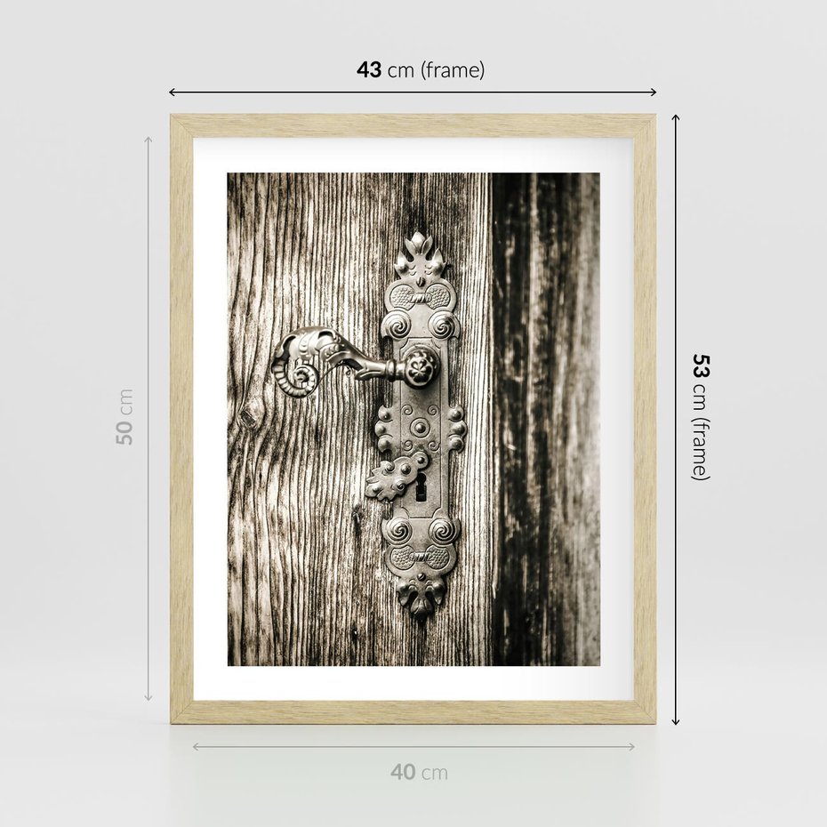 Plakat w ramie 40x50 - Stare Drzwi z Ozdobną Klamką - stare drzwi, klamka - rama drewno