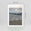 Plakat w ramie 50x70 - Spokojna Plaża - plaża, żwirek - rama biała