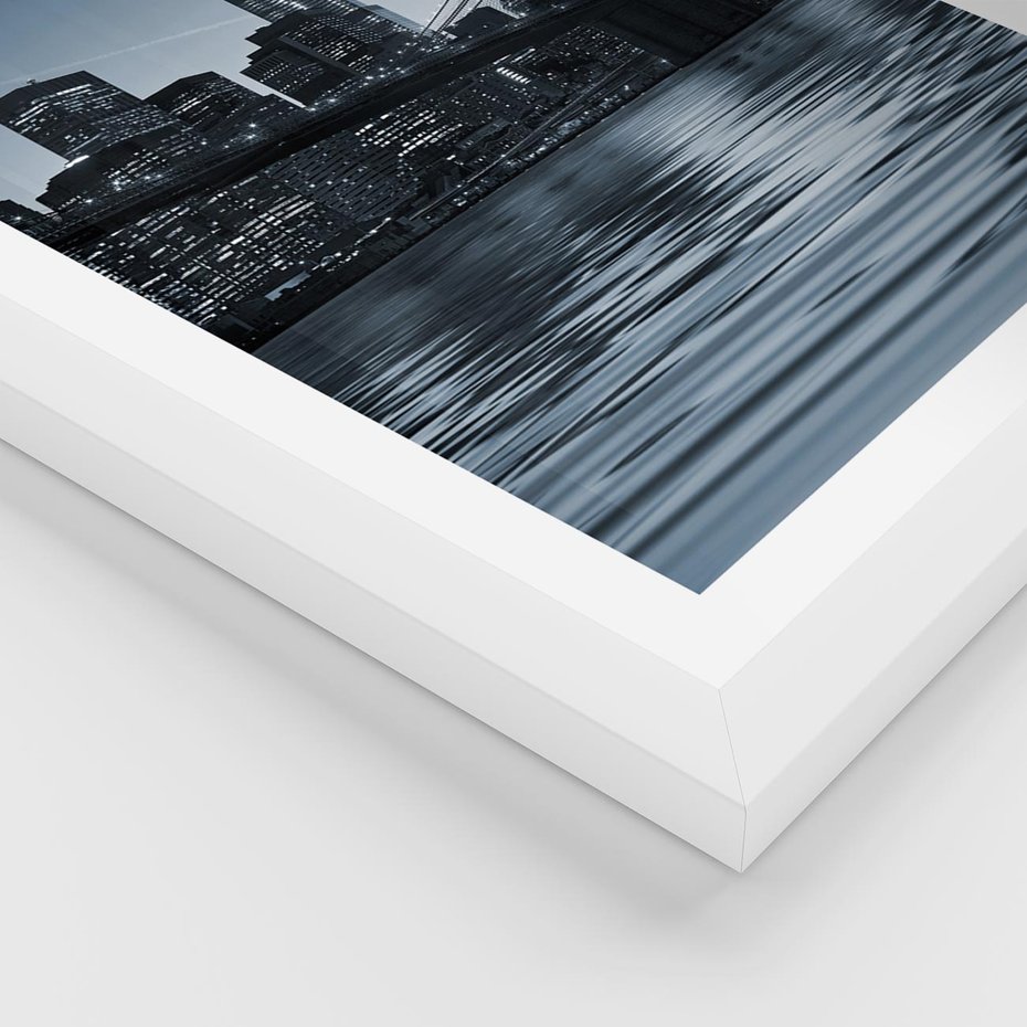 Plakat w ramie 40x50 - Nocne pejzaże miasta - miasto, nocą - rama biała