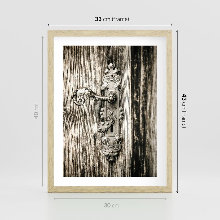 Plakat w ramie 30x40 - Stare Drzwi z Ozdobną Klamką - stare drzwi, klamka - rama drewno