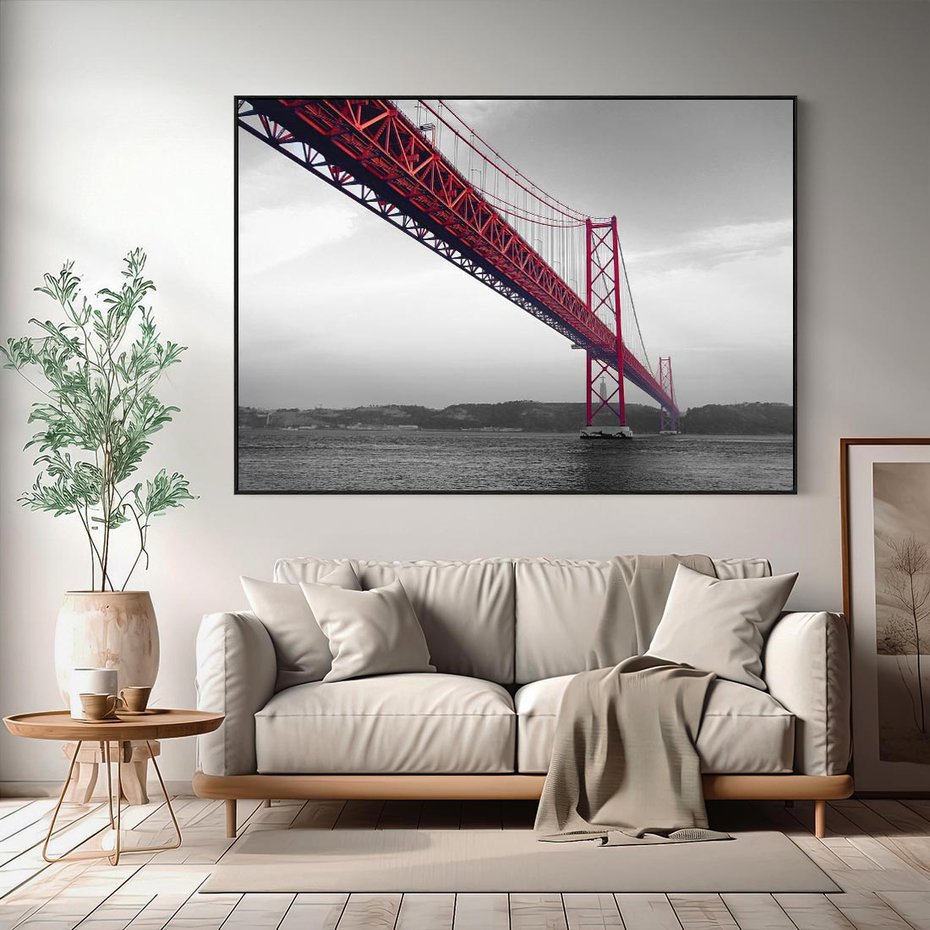 Obraz w ramie 70x50 - Majestatyczny Most - czarno biała fotografia, czerwony stalowy most nad rzeką - rama czarna