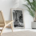 Plakat w ramie 50x70 - Zabawa w Paryżu - czarno białe zdjecie, wieża eiffla - rama drewno
