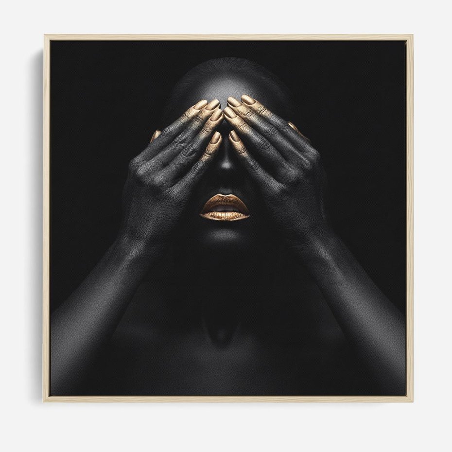 Obraz w ramie 50x50 - Złote Usta wyjątkowa subtelność - złote usta, złote palce - rama drewno