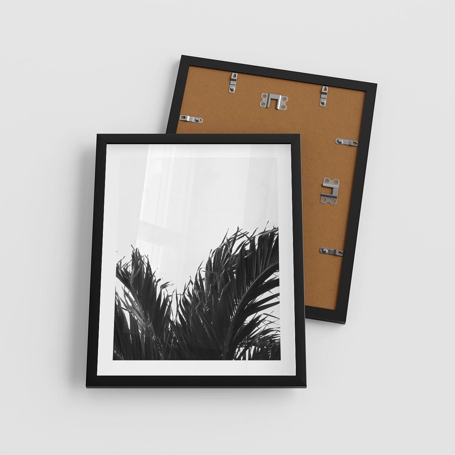 Plakat w ramie 40x50 - Tropikalna Uroda w Czerni i Bieli - fotografia czarno biała, liście palmy - rama czarna