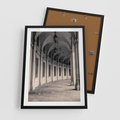 Plakat w ramie 50x70 - Kolumny Elegancji - architektura, kolumny - rama czarna