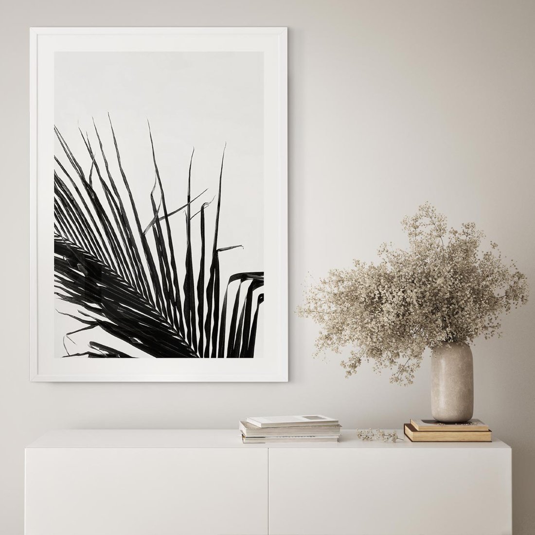 Plakat w ramie 50x70 - Sztuka Natury: Monochromatyczna Palma - palma, czarno białe zdjęcie - rama biała