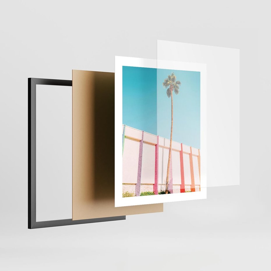 Plakat w ramie 40x50 - Tropikalny Kontrast - palma na tle błękitnego nieba, kolorowy mur - rama czarna
