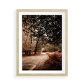 Plakat w ramie 50x70 - Magia Jesieni: Pejzaż Parku w Odcieniach Żółci - jesień, park - rama drewno