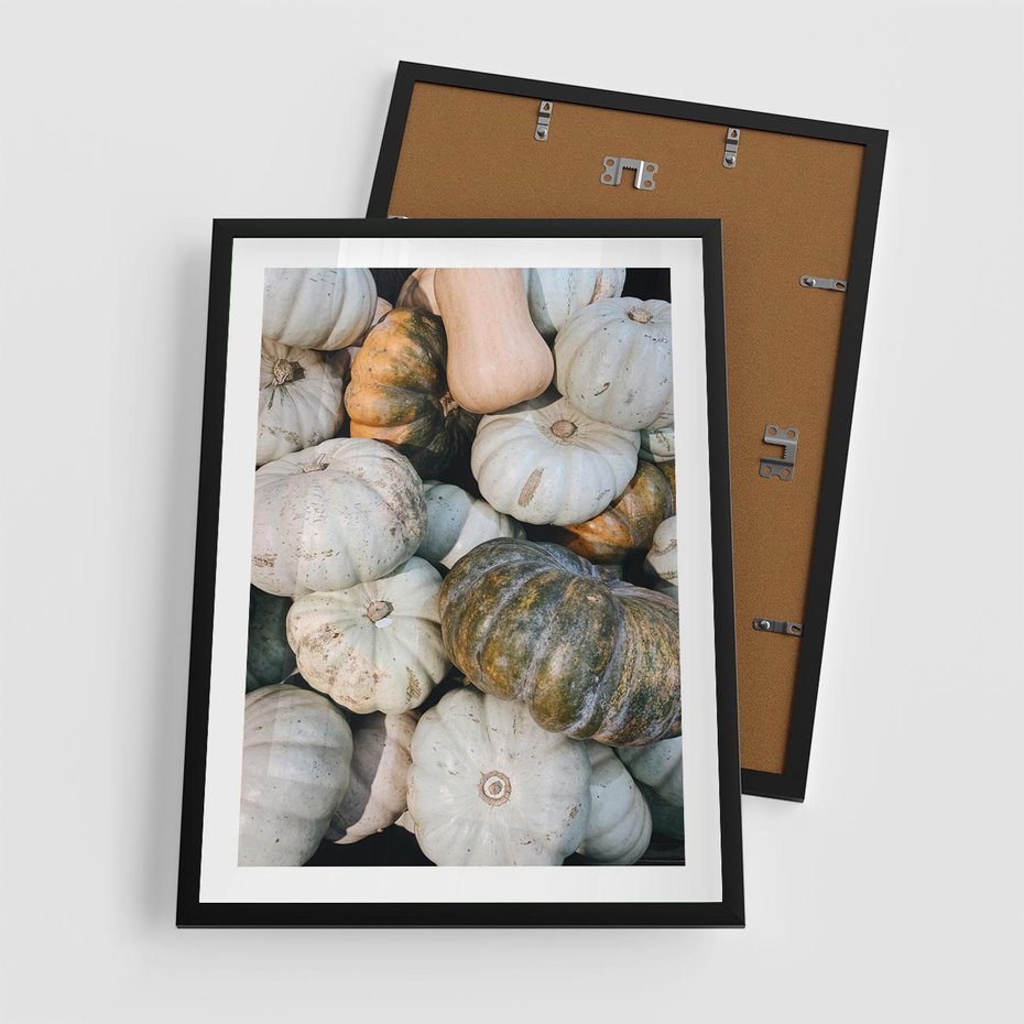 Plakat w ramie 50x70 - Minimalizm Jesieni - dynie, białe - rama czarna