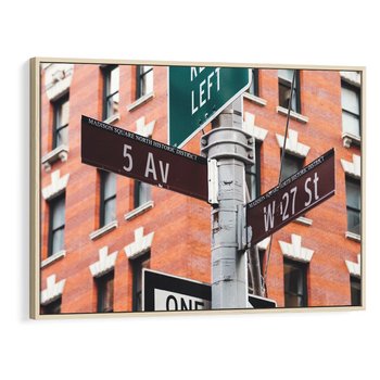 Obraz w ramie 70x50 - Namiastka wielkiego miasta - Nowy Jork, drogowskaz - rama drewno
