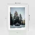 Plakat w ramie 30x40 - Chatka w Górach w Czasie Zimy - chatka w górach, zima - rama biała
