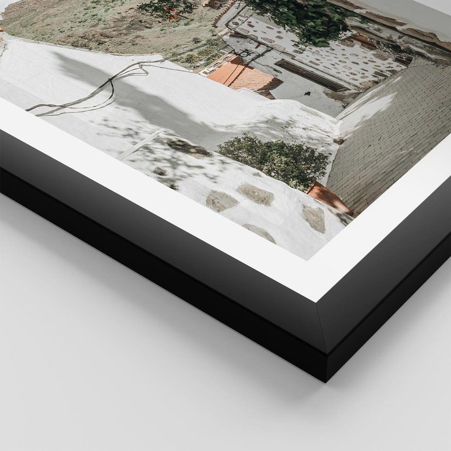 Plakat w ramie 40x50 - Południe Europy - śródziemnomorski krajobraz, uliczka we włoszech - rama czarna